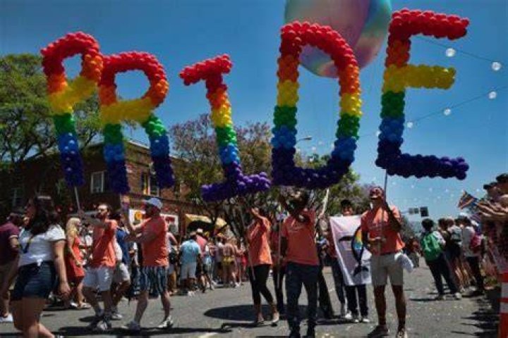 2019 Los Angeles Pride – Pics Of The Parade & More – Hollywood Life