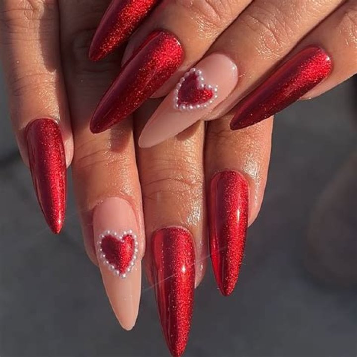 28 Best Nail Designs for Valentine’s Day – HollywoodLife – Hollywood Life