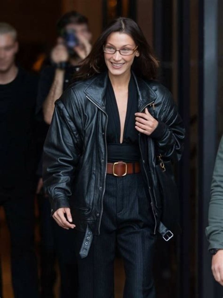 34 Photos Of Stars In Sexy Crop Tops & Jackets: Bella Hadid, Hailey Bieber & More