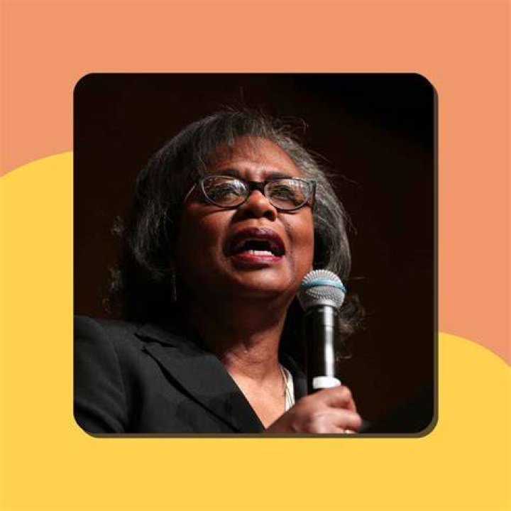 5 Resilient & Strong Black Female Activists & Influencers You Should Follow On Instagram