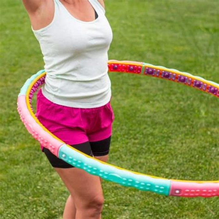 6 Weighted Hula Hoops That Will Help You Get Toned Abs For Summer