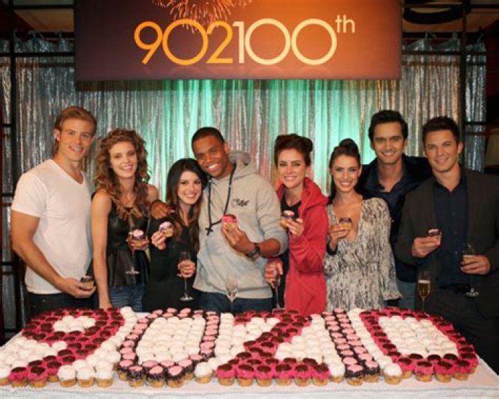 90210 Recap: Liam & Annie’s Pasts Come Back To Haunt Them