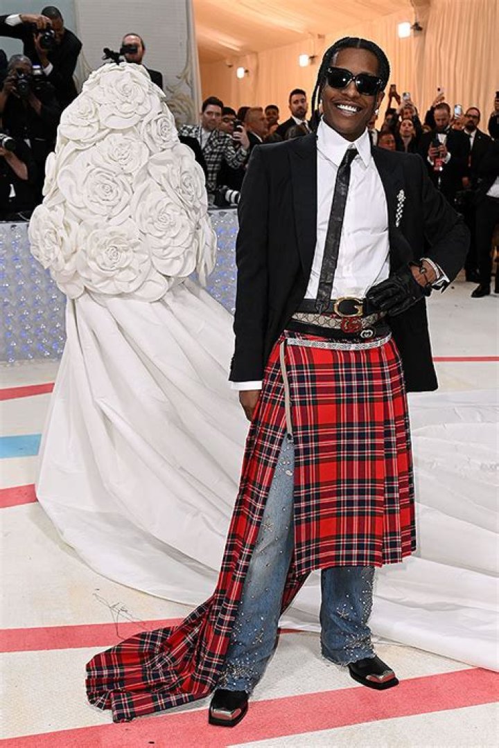 A$AP Rocky Reacts To Fan He Jumped Over Ahead Of Met Gala: Photo – Hollywood Life