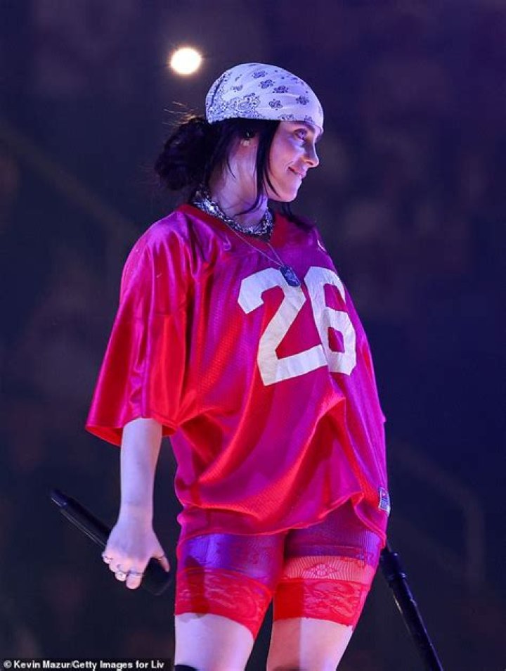 A Belting Billie Eilish Takes The Stage