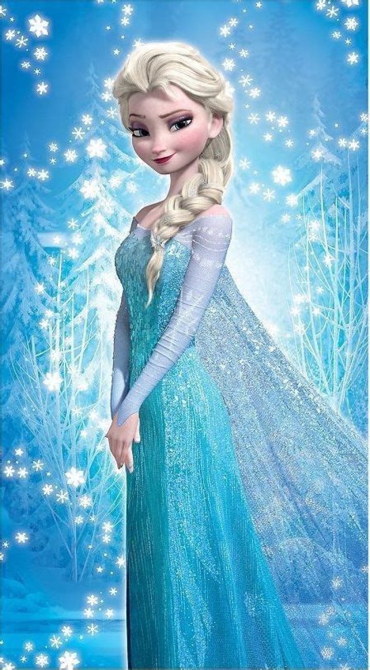 A Sing-a-Long Elsa Makes An Appearance At The Expo