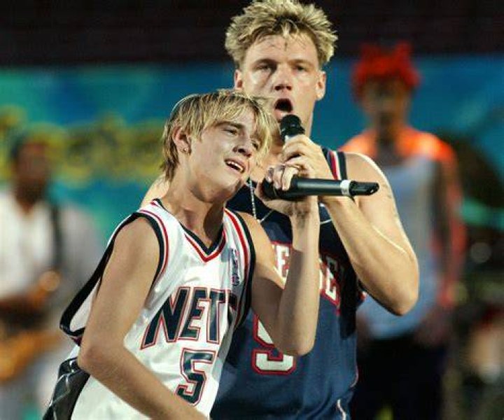 Aaron & Nick Carter Performing at Zootopia