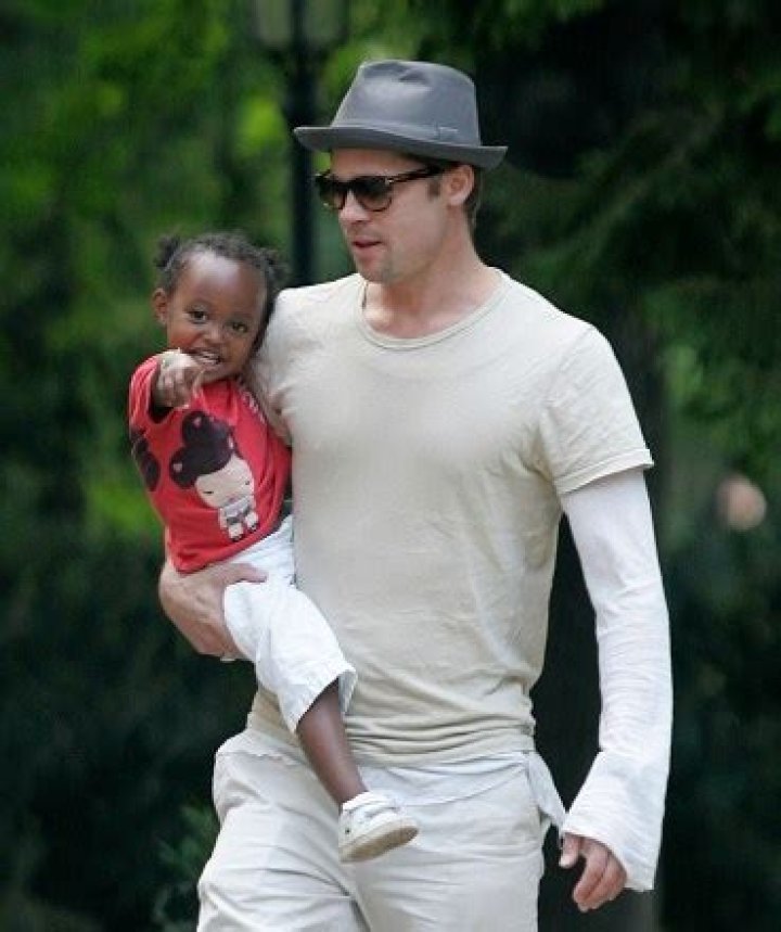 Actor Brab Pitt carries Zahara into a pre-school located at the US Ambassadors residence in Prague Wednesday June 20, 2007. Pitt has been dropping off Zahara, and Pax while Angelina Jolie has been Filming "Man Wanted" in the Czech Republic. Photo by NO CREDIT< MANDATORY Pictured: Ref: SPL6935 200607 NON-EXCLUSIVE Picture by: SplashNews.com Splash News and Pictures USA: +1 310-525-5808 London: +44 (0)20 8126 1009 Berlin: +49 175 3764 166 World Rights