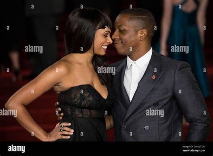 Actor Leslie Odom Jr., right, and Nicolette Robinson pose for photographers upon arrival at the World premiere of the film 'Murder On The Orient Express' in London, Thursday, Nov. 2, 2017. (Photo by Vianney Le Caer/Invision/AP)