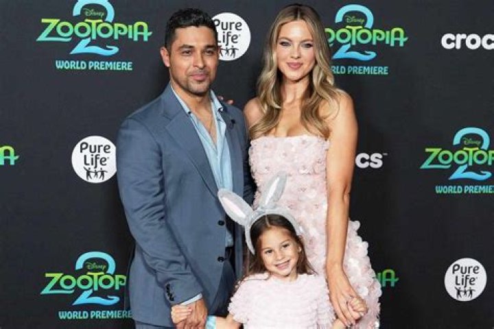 Actor Proposes To Amanda Pacheco – Hollywood Life
