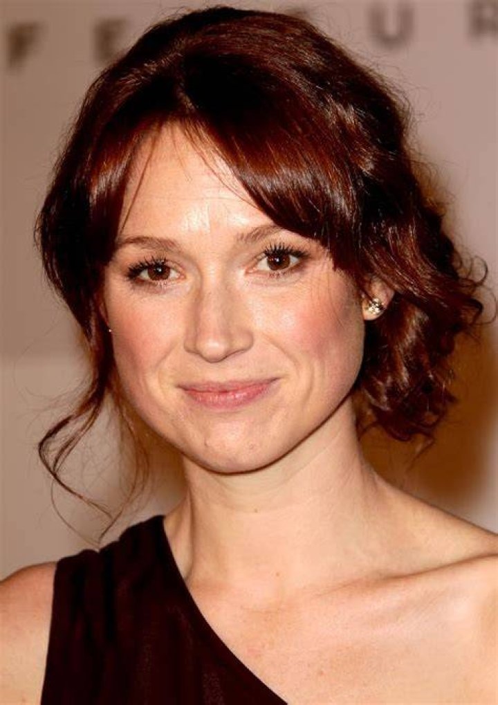 Actress Ellie Kemper on the field prior to the start of Super Bowl LIII between the New England Patriots and the Los Angeles Rams at Mercedes-Benz Stadium in Atlanta, Georgia, USA, 03 February 2019. Super Bowl LIII, Atlanta, USA - 03 Feb 2019