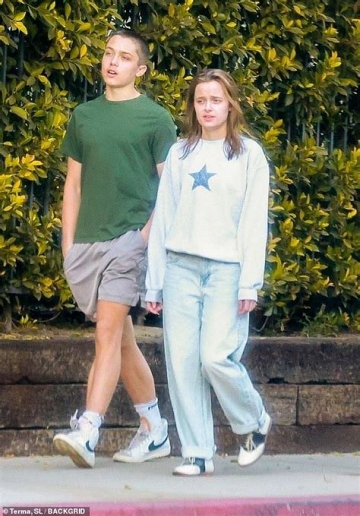 Alia Shawkat, 31, Rides Her Bike Out Of Brad Pitt’s Gated Community 1 Month After Burger Outing