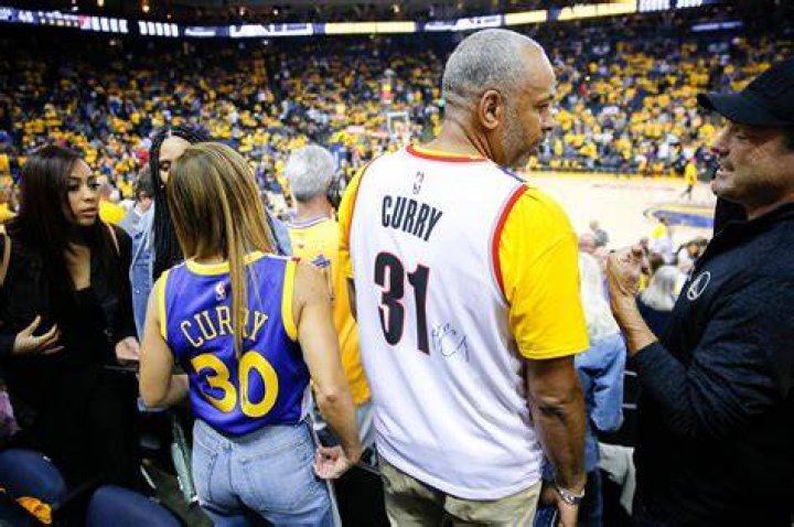 All About Sonya Curry – Hollywood Life