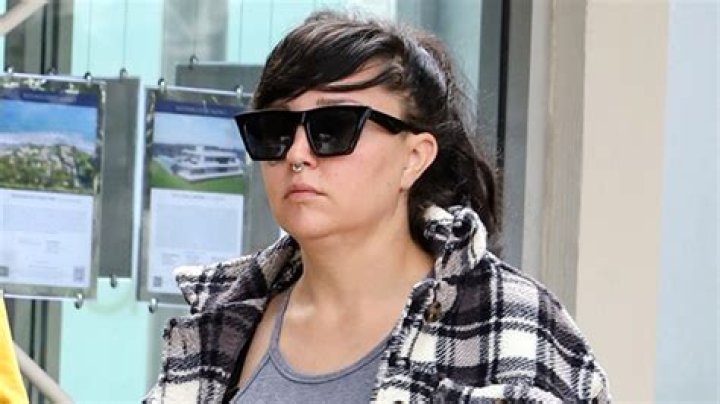 Amanda Bynes Enrolls In Cosmetology College To Become A Manicurist – Hollywood Life