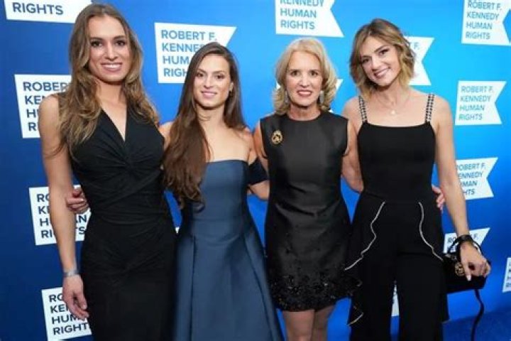 Andrew Cuomo’s Daughters, Michaela, 23, & Mariah, 26, Stand By Him After He Resigns As NY Governor