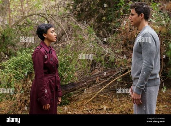 Andy Allo Robbie Amell