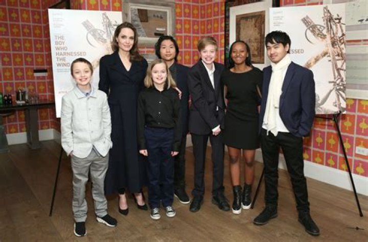 Angelina Jolie & Kids Do Nobu