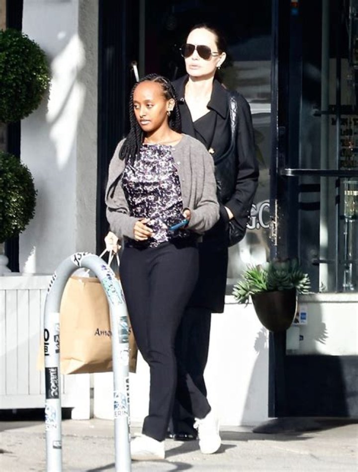Angelina Jolie Shopping With Her Kids