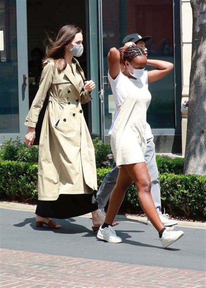 Angelina Jolie Shopping With Zahara