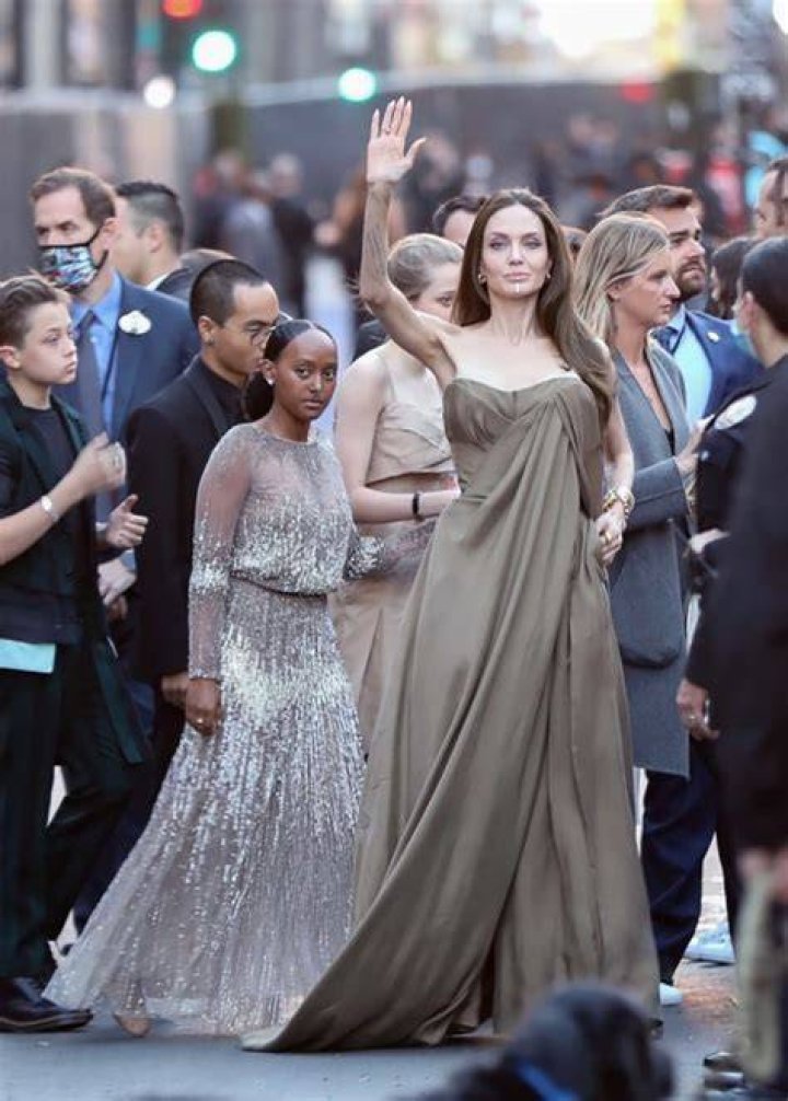 Angelina Jolie & Zahara Jolie-Pitt: Photos – Hollywood Life