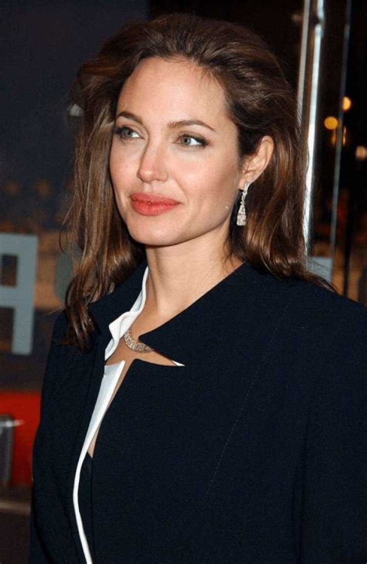 Angelina-Jolie