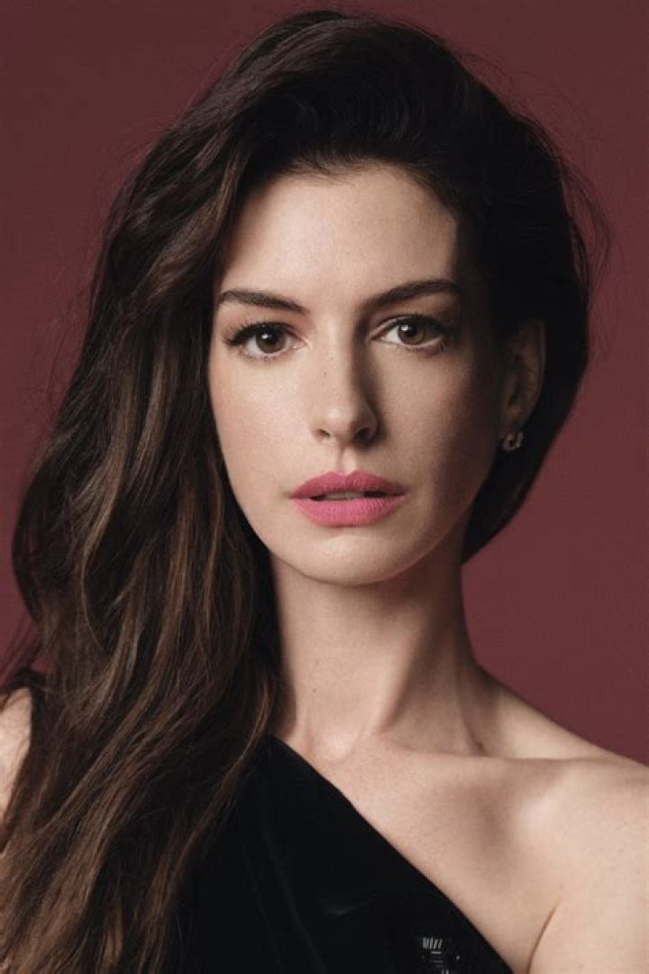 Anna Hathaway At A Photocall For &lsquo;She Came to Me&rsquo;