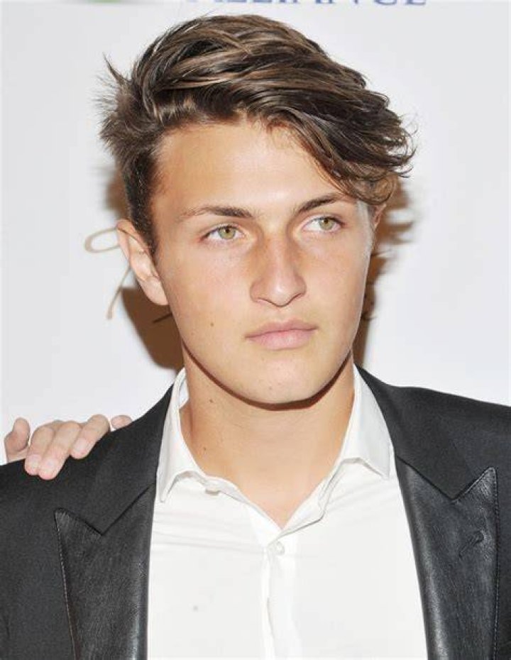 Anwar Hadid: PICS