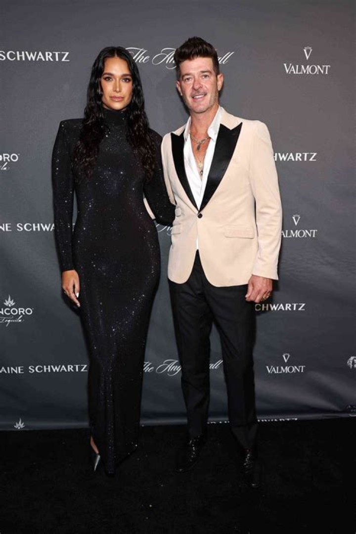 April Love Geary Pregnant: Model Expecting Baby No. 3 With Robin Thicke — Congrats