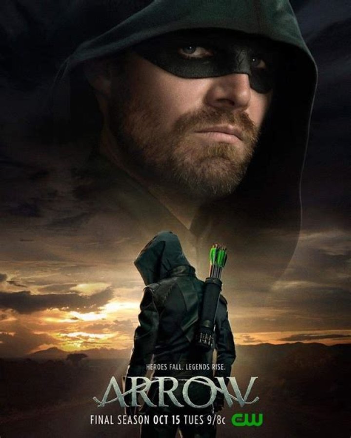 ‘Arrow’s Stephen Amell Seen In 1st Pics After Being Asked To Leave Flight Due To Argument With Wife