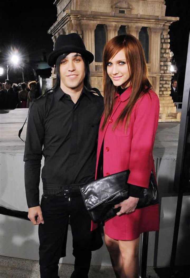 Ashlee Simpson & Pete Wentz — PICS – Hollywood Life