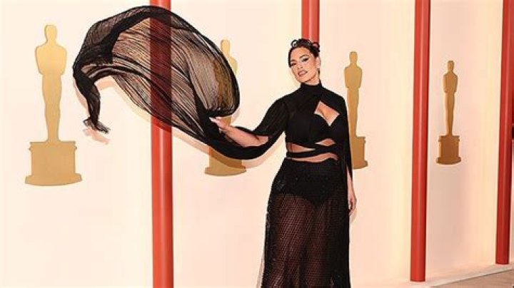 Ashley Graham Shares Nude Photo After Hugh Grant Interview Drama – Hollywood Life