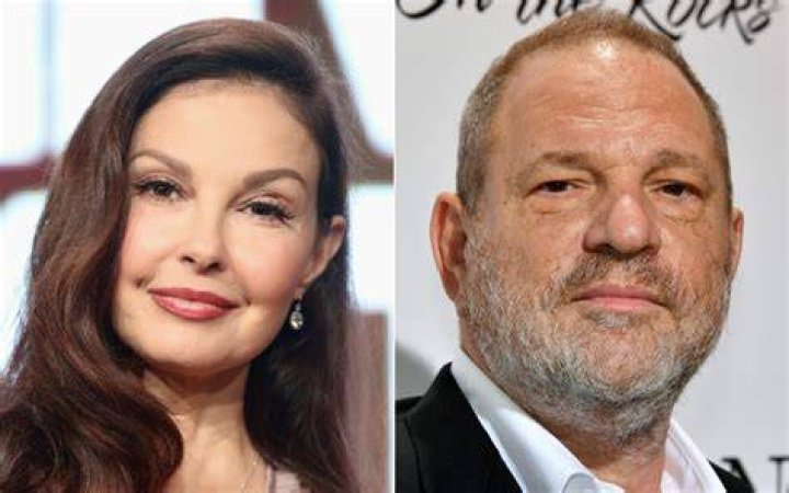 Ashley Judd Onstage