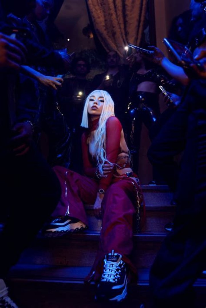 Ava Max rocks Skechers