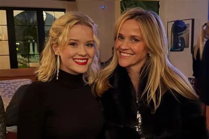 Ava Phillippe Sports a Girly Dress at &lsquo;A Wrinkle In Time&rsquo; Premiere