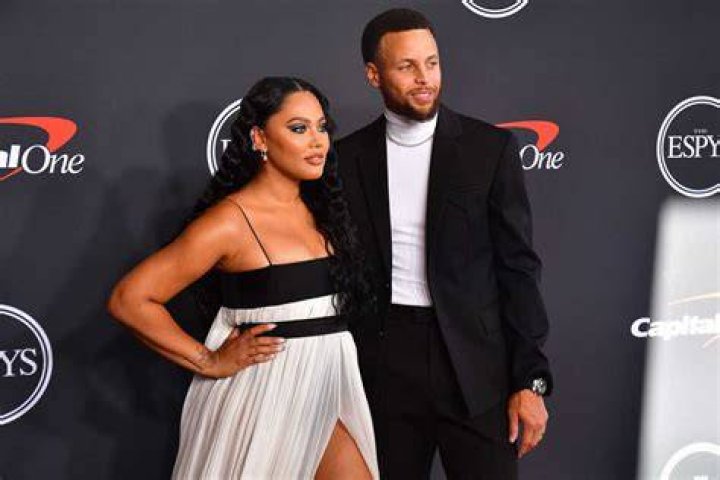Ayesha Curry Rocks A Black Gown To The Autism Speaks Event