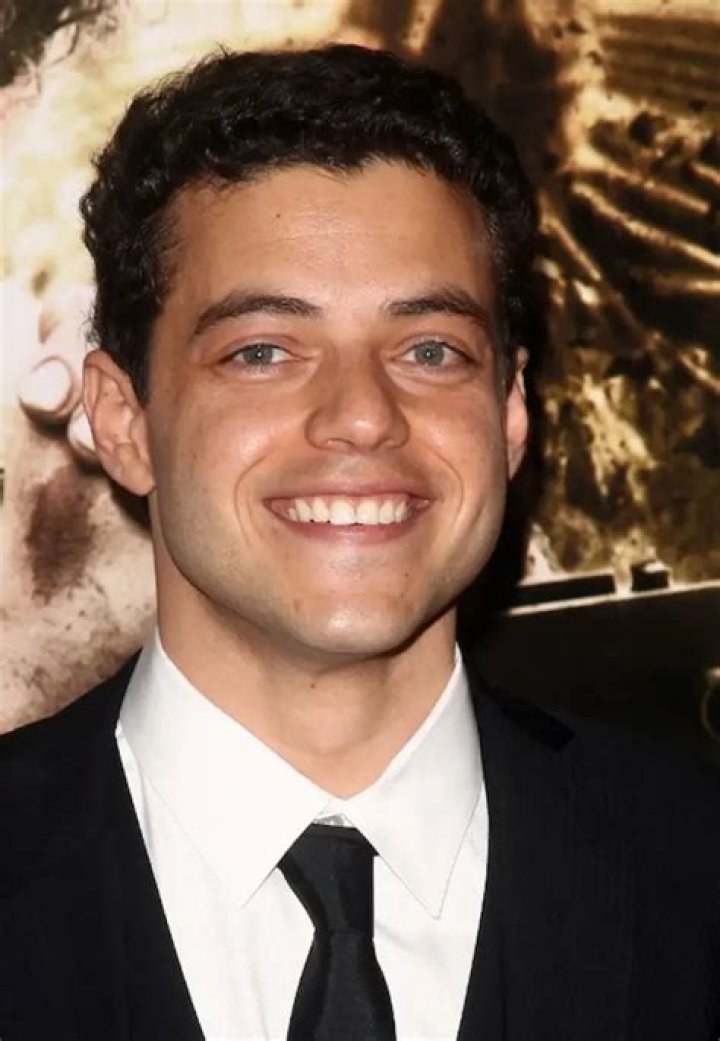 B25_25403_RC Safin (Rami Malek) in NO TIME TO DIE, a DANJAQ and Metro Goldwyn Mayer Pictures film. Credit: Nicola Dove &copy; 2019 DANJAQ, LLC AND MGM. ALL RIGHTS RESERVED.