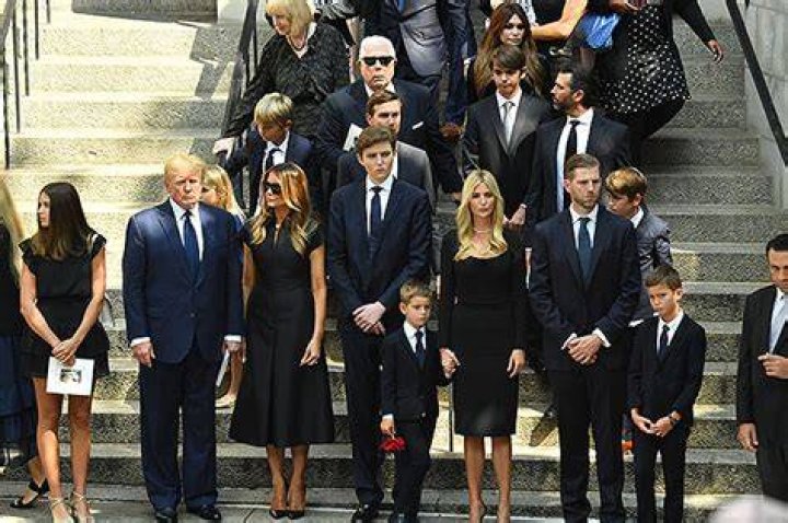 Barron Trump Towers Over Donald & Melania At Ivana’s Funeral: Photo – Hollywood Life