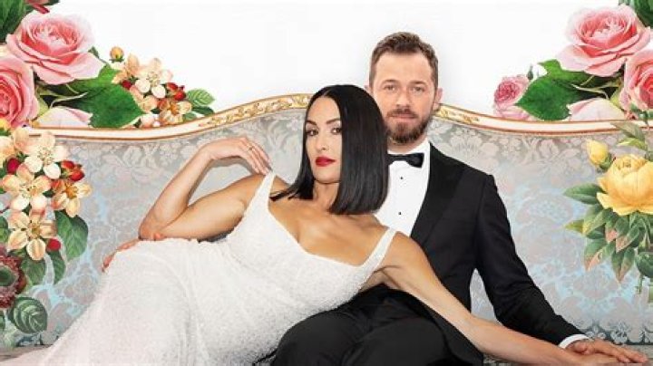 Bella Hadid Channels The Addams Family&rsquo;s Aesthetic