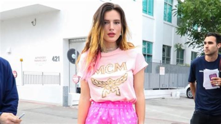 Bella Thorne Rocks Short Shorts & Unbuttoned Top On IG — Watch – Hollywood Life