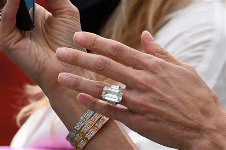 Bethenny Frankel ring