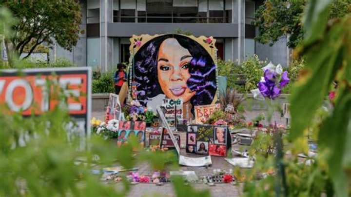 Beyonce Demands That Charges Be Filed Against 3 Officers & More In Breonna Taylor’s Death