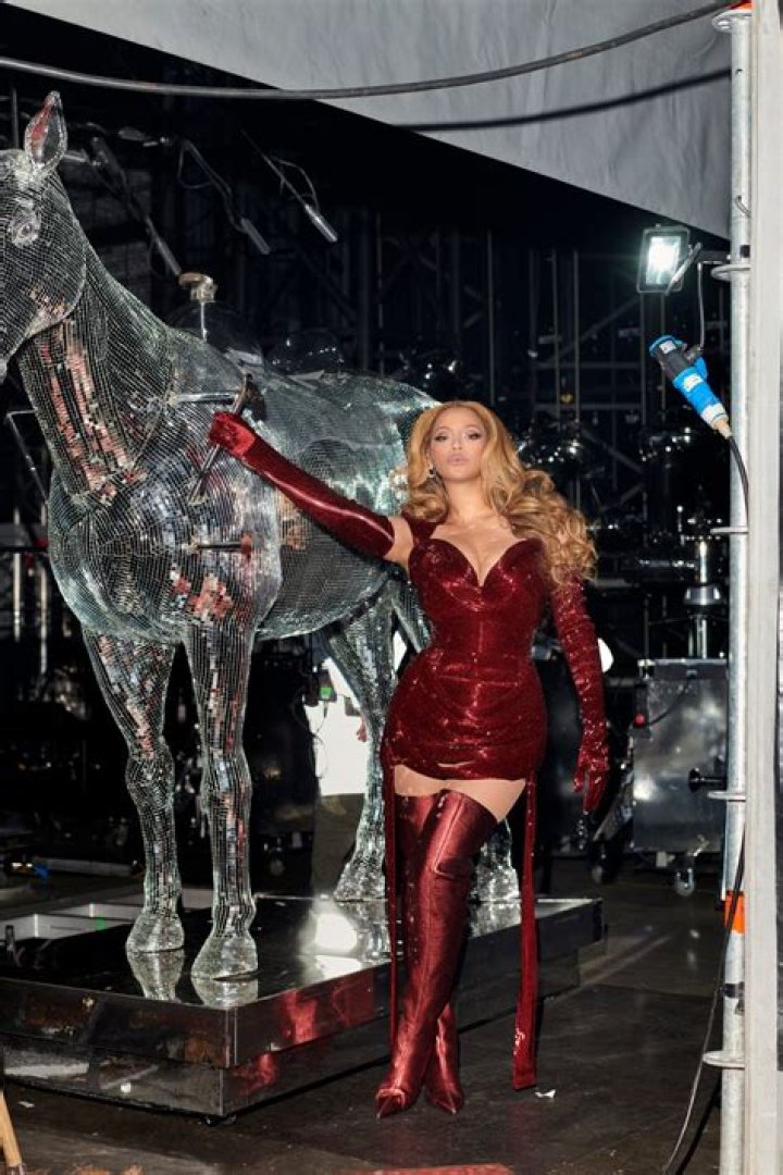 Beyonce In Sparkly Bodysuit