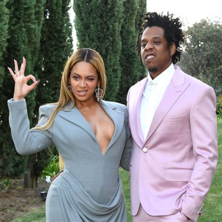 Beyoncé Is Gorgeous In A High Slit Blue Gown For Sexy Date Night With Jay-Z — Photos