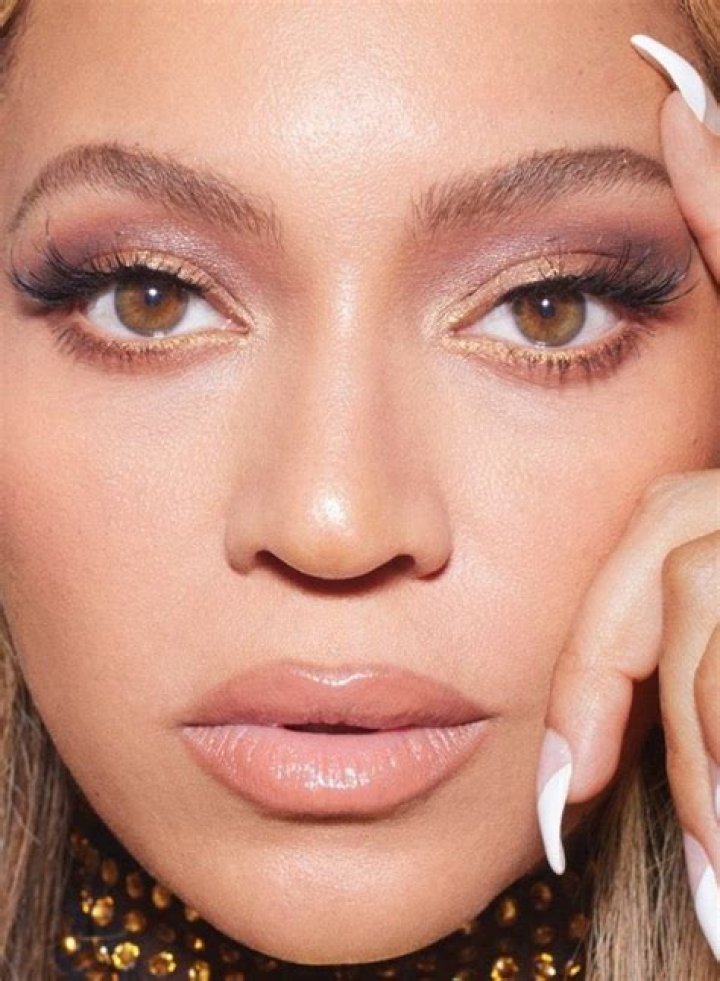 beyonce makeup coachella