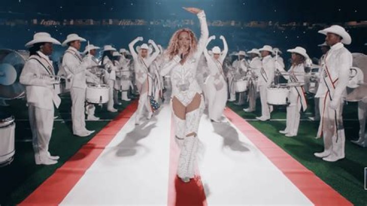 Beyonce NFL 2015/16 Superbowl 50 Denver Broncos v Carolina Panthers Levi's Stadium, Santa Clara, America - 07 Feb 2016 NFL Super Bowl 50 Denver Broncos beat the Carolina Panthers. Coldplay with lead singer Chris Martin perform at half time with Beyonce Knowles and Bruno Mars.