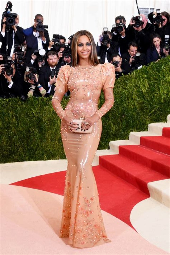 Beyonce Rachel Roy Wedding Run In