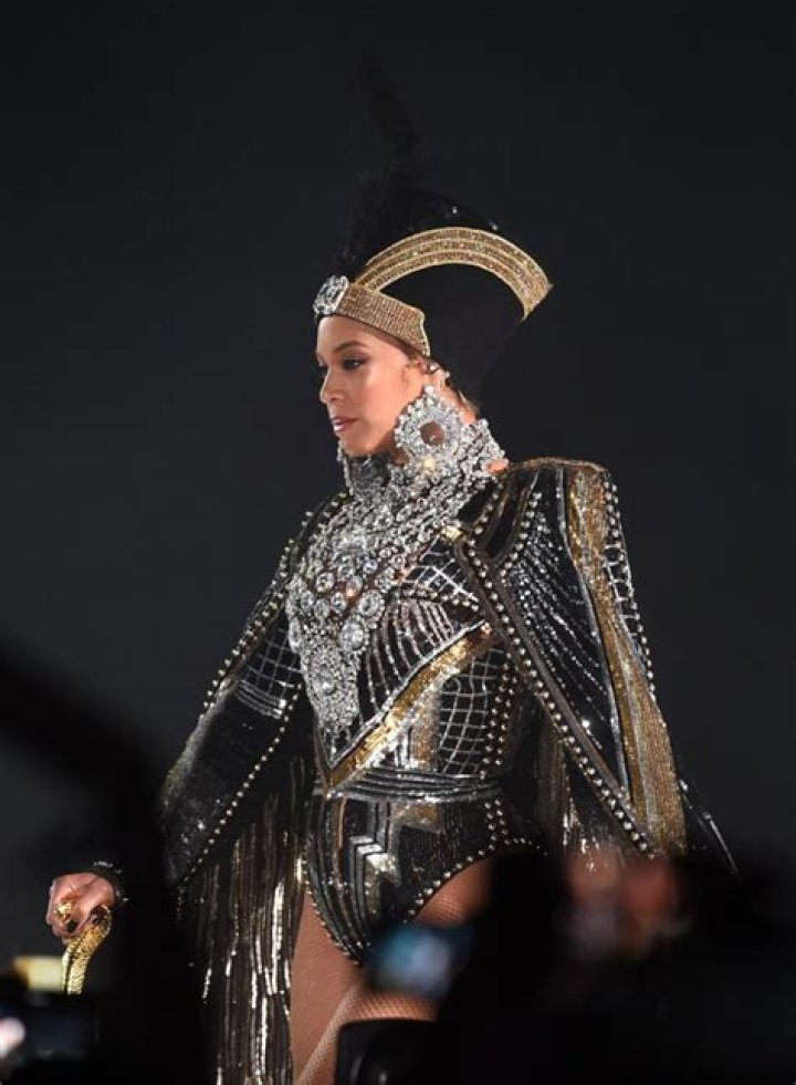 Beyonce’s 2018 Coachella Performance: Photos – Hollywood Life