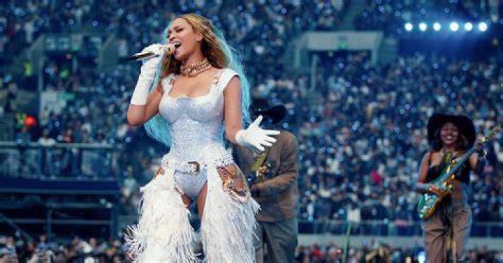 Beyonce Wardrobe Malfunction