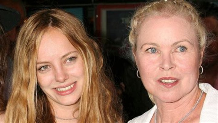 Bijou Phillips’ Former Stepmom Michelle ‘Didn’t Like’ Danny Masterson – Hollywood Life