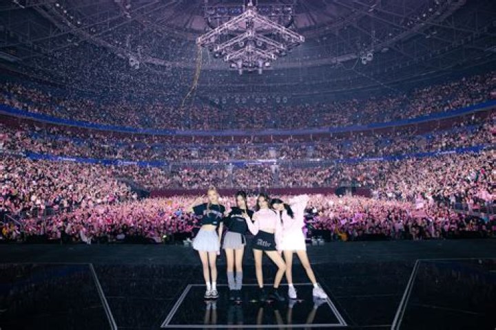 Blackpink performs "Pink Venom" at the MTV Video Music Awards at the Prudential Center, in Newark, N.J 2022 MTV Video Music Awards - Show, Newark, United States - 28 Aug 2022