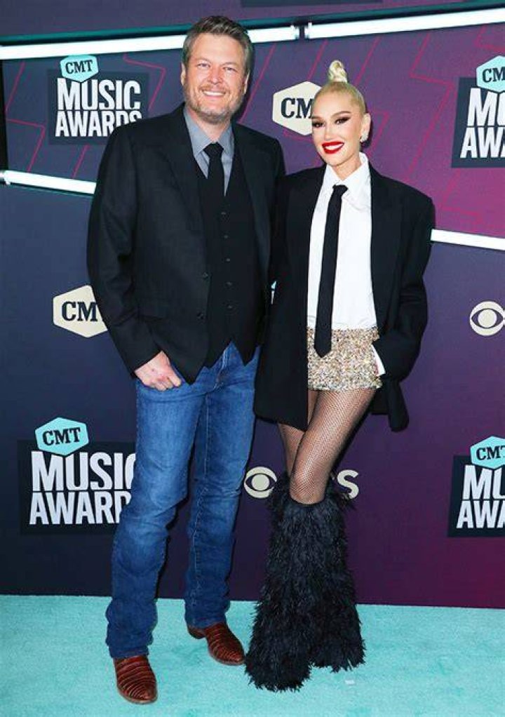 blake shelton gwen stefani cmt awards 2023